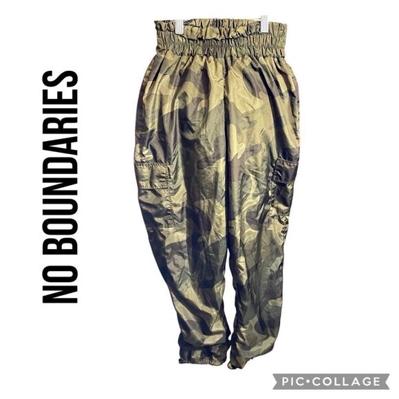 No Boundaries Camo Jogger Pants Size X-Small - Picture 1 of 14